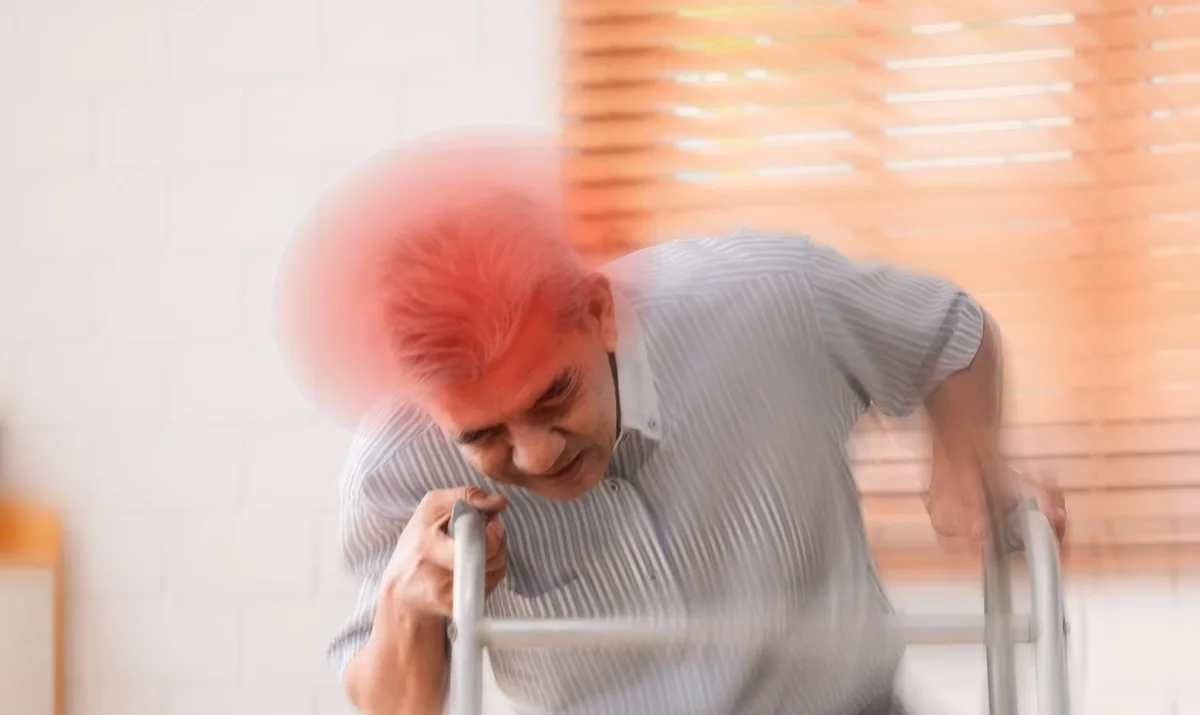 ผู้สูงอายุมีอาการบ้านหมุนขณะเดิน